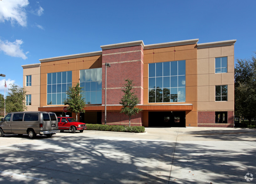 101 Commerce St, Lake Mary, FL for rent - Building Photo - Image 1 of 4