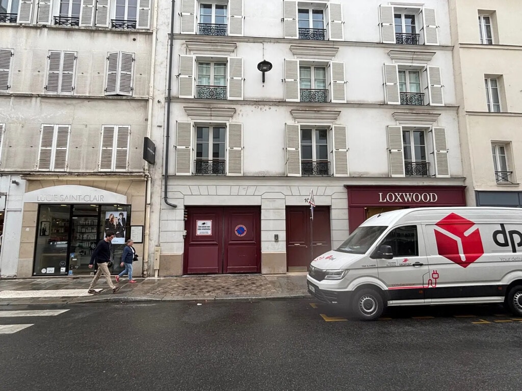 Location Bureaux 153 m² - Photo 1