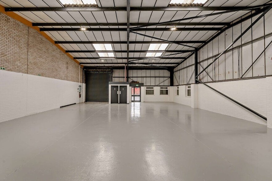 Westbrook Rd, Manchester to rent - Building Photo - Image 3 of 9