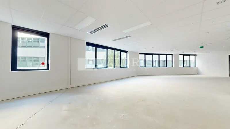 4 Rue De Montribloud, Tassin-la-Demi-Lune for sale - Interior Photo - Image 2 of 8