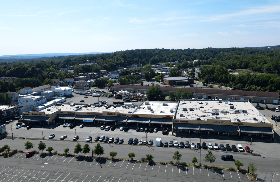 430 Nanuet Mall S, Nanuet, NY for rent - Building Photo - Image 1 of 12