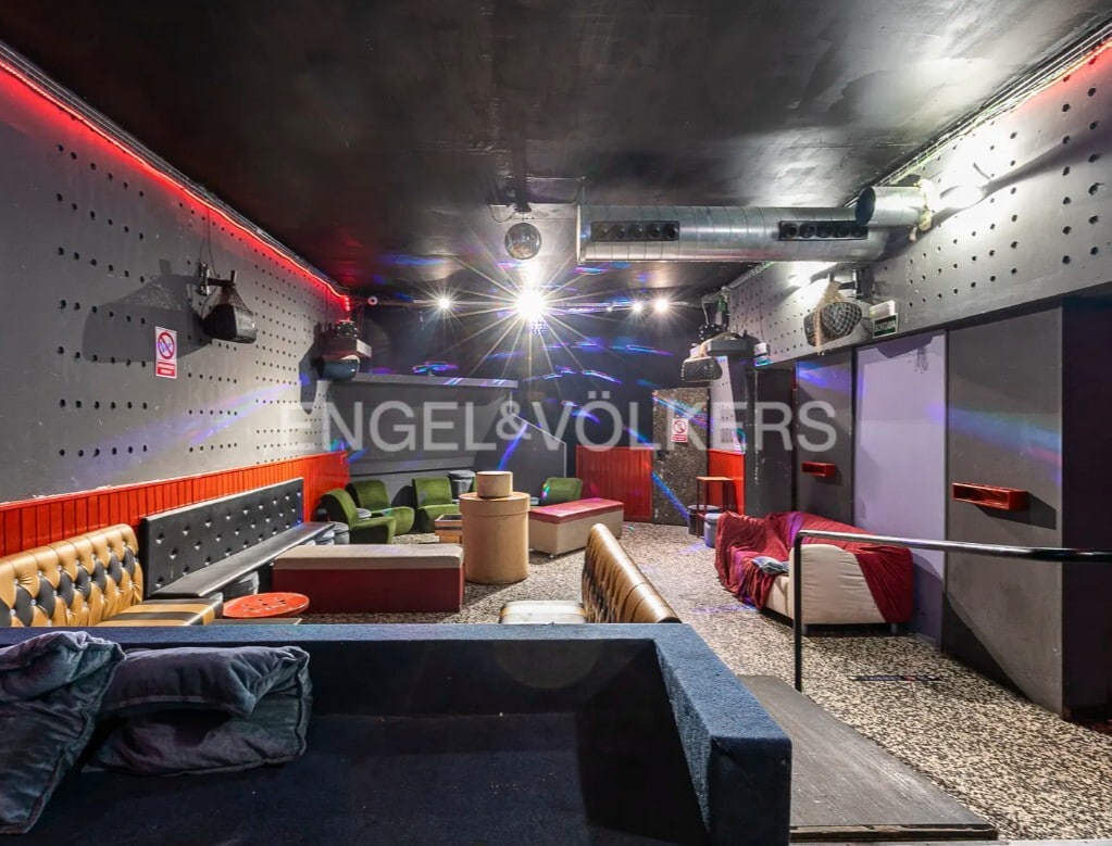 Retail in Barcelona, Barcelona to rent Interior Photo- Image 1 of 5