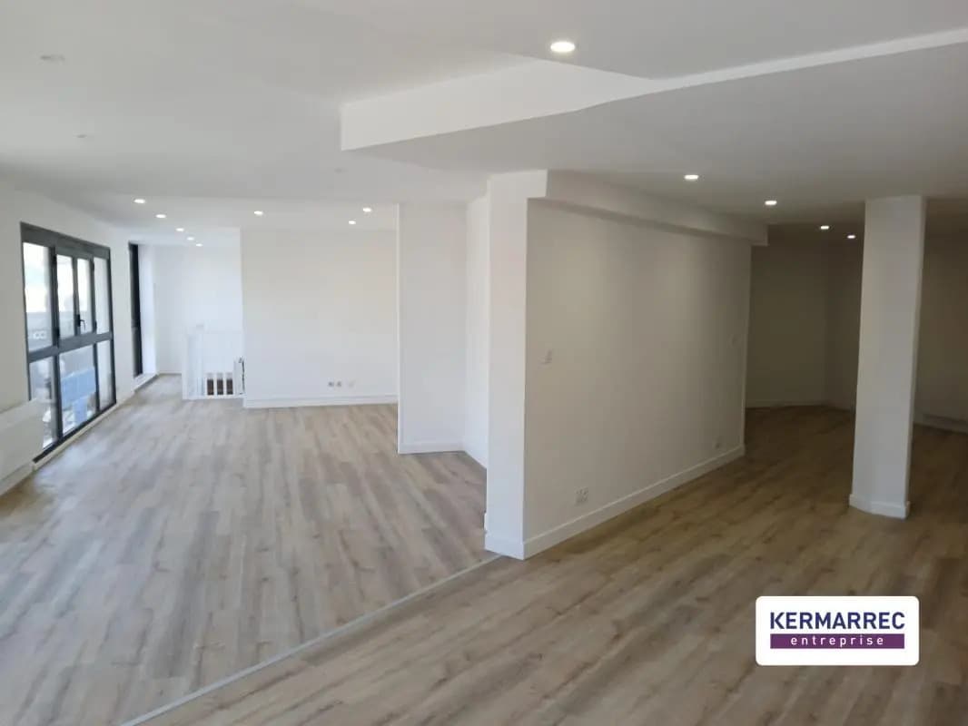 Office in Nantes for sale Building Photo- Image 1 of 5