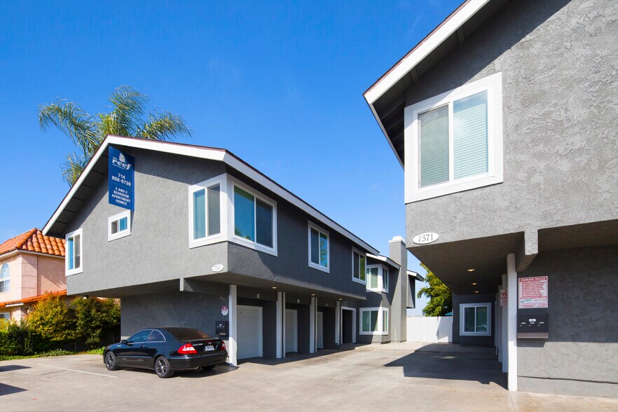 75617571 Warner Ave, Huntington Beach, CA 92647 UK