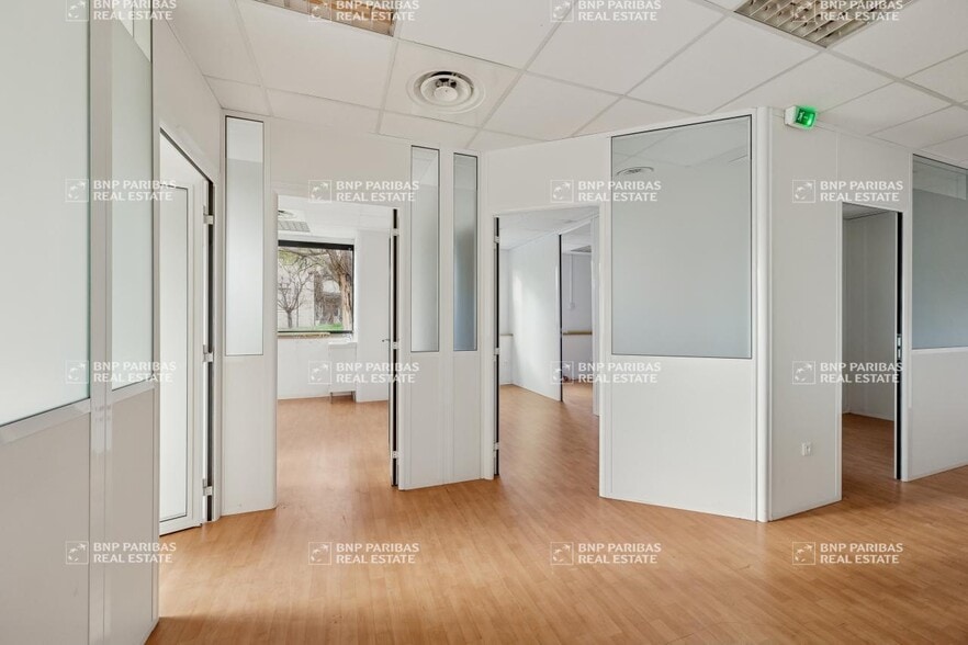 Office in Marseille to rent - Interior Photo - Image 3 of 14