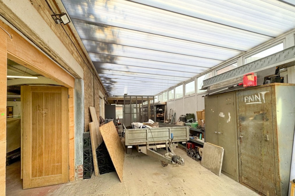 Old Manor Way, Rhyl, CLW LL18 5BE - Unit 2 - - Interior Photo - Image 1 of 3