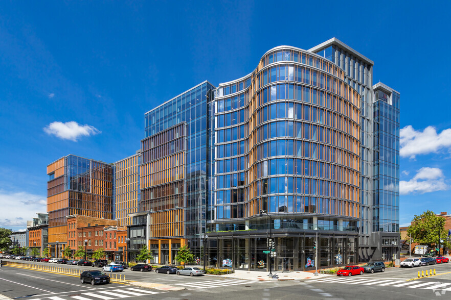 655 New York Ave NW, Washington, DC for rent - Building Photo - Image 1 of 7