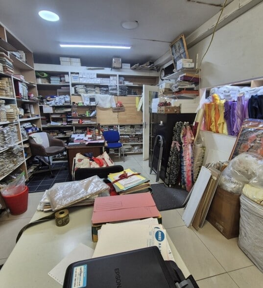 208 Ealing Rd, Wembley to rent - Interior Photo - Image 3 of 5