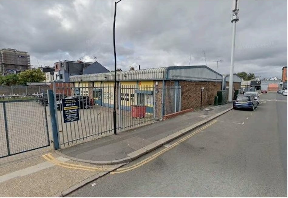 Clifford Rd, London to rent Building Photo- Image 1 of 2