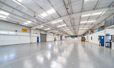 Marshall Rd, Plymouth to rent Interior Photo- Image 1 of 3