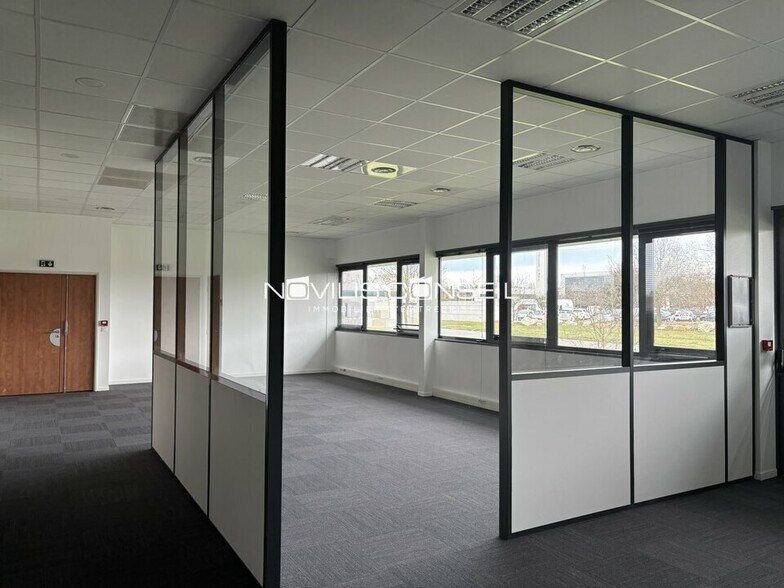 Office in Labège to rent - Building Photo - Image 2 of 23
