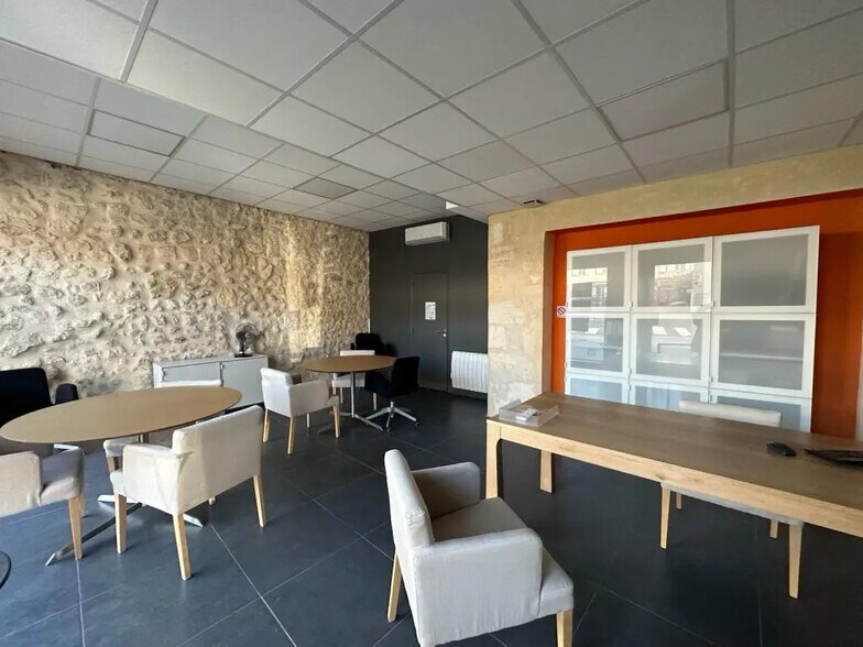 Office in Blanquefort to rent - Interior Photo - Image 2 of 5