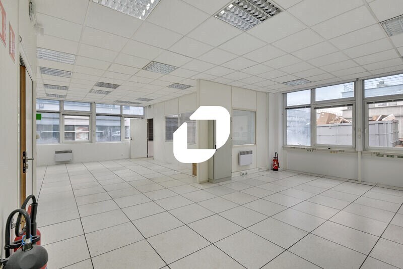 Office in Saint-Denis to rent - Interior Photo - Image 2 of 14