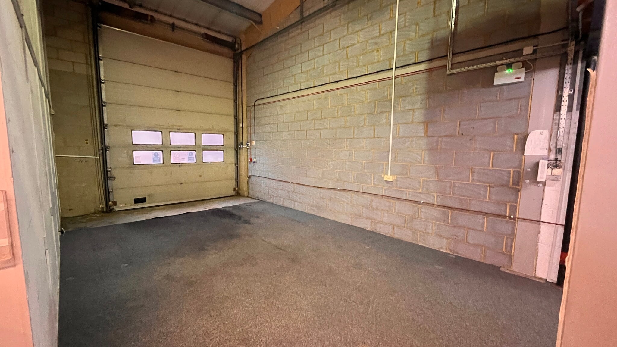 4 Eastern Av, Grays to rent Interior Photo- Image 1 of 9