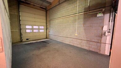 4 Eastern Av, Grays to rent Interior Photo- Image 1 of 9