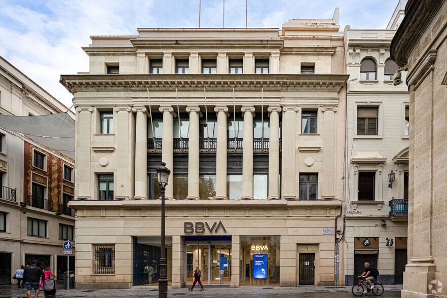 Calle Granada, 1, Seville, Sevilla to rent - Building Photo - Image 2 of 3