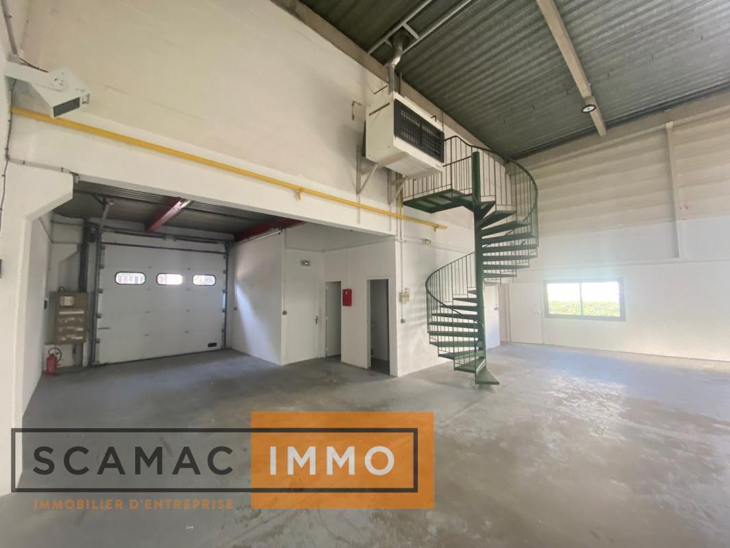 Industrial in Les Ulis to rent Interior Photo- Image 1 of 6