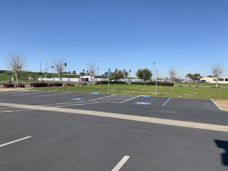 4240 N Golden State Blvd, Turlock, CA for rent - Building Photo - Image 2 of 7