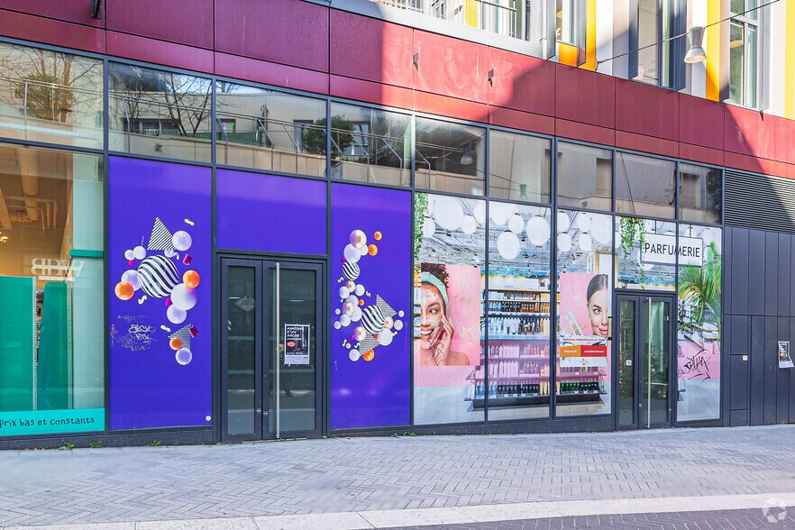 66 Allée De Corse, Nanterre to rent - Building Photo - Image 2 of 6