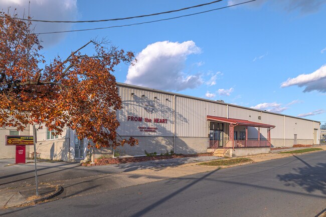 More details for 951 S 13th St, Harrisburg, PA - Light Industrial for Auction