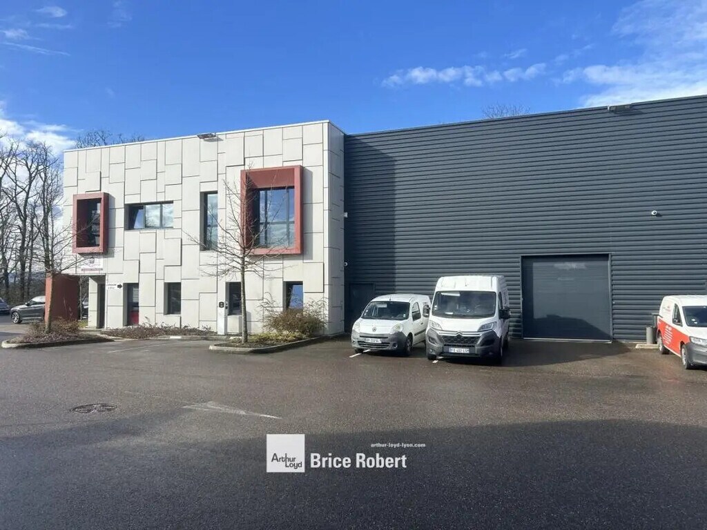 Location Local d'activités 670 m² - Photo 1