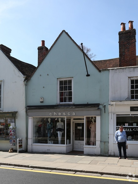 22 South St, Chichester to rent - Building Photo - Image 2 of 7