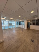 Office in Marseille for sale Interior Photo- Image 1 of 3