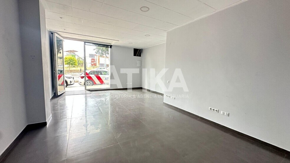 Retail in Ontinyent, Valencia to rent - Interior Photo - Image 1 of 5