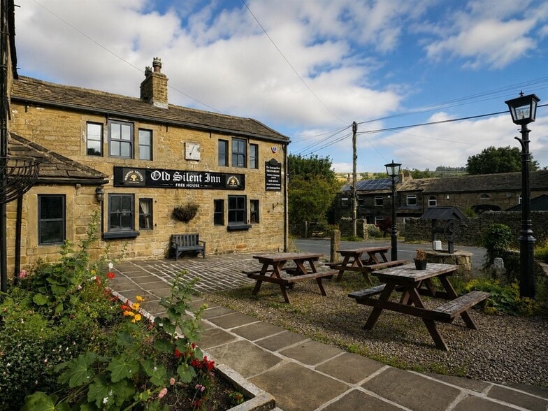 Hob Ln, Keighley to rent - Building Photo - Image 1 of 26