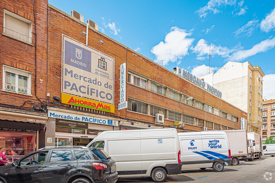 Retail in Madrid, Madrid for sale - Primary Photo - Image 1 of 5