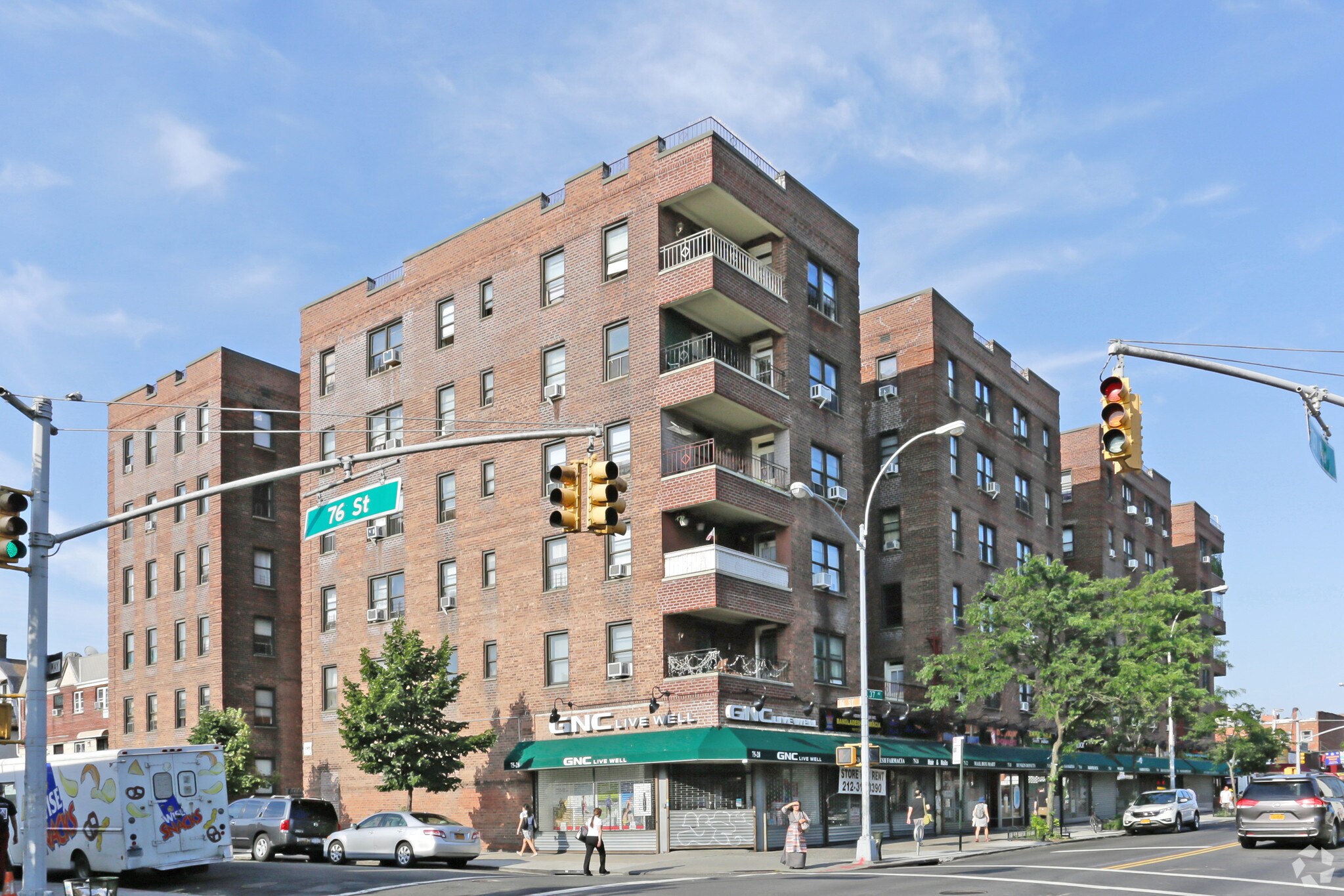 7502-7528-37th-ave-jackson-heights-11372-loopnet-co-uk