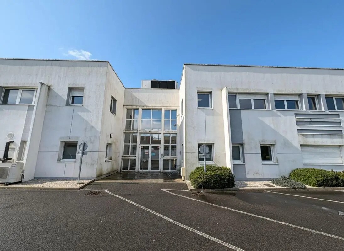 Office in Saint-Herblain to rent Building Photo- Image 1 of 7