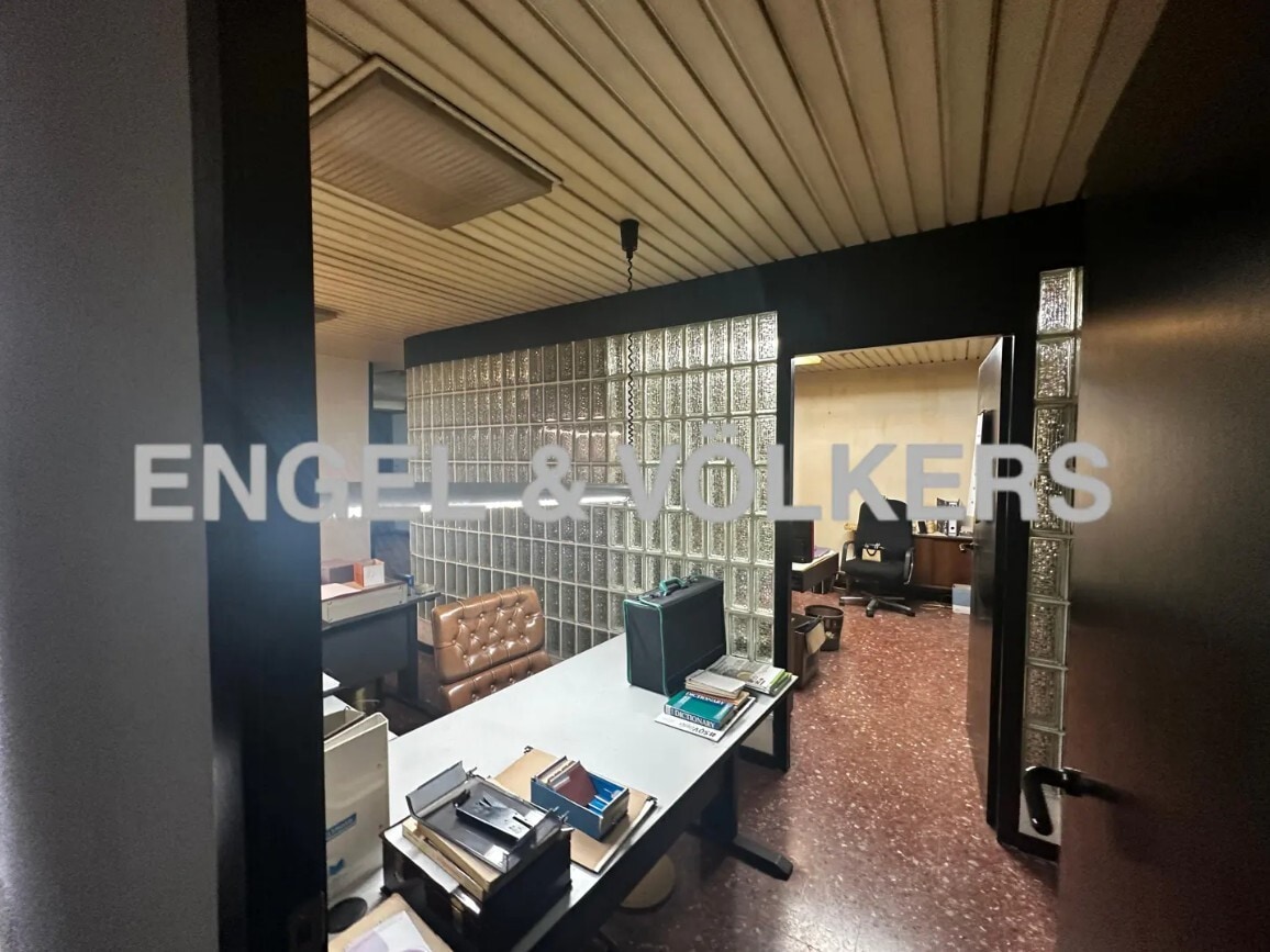 Barcelona, BAR 08037 - Unit - -  - Interior Photo - Image 1 of 6