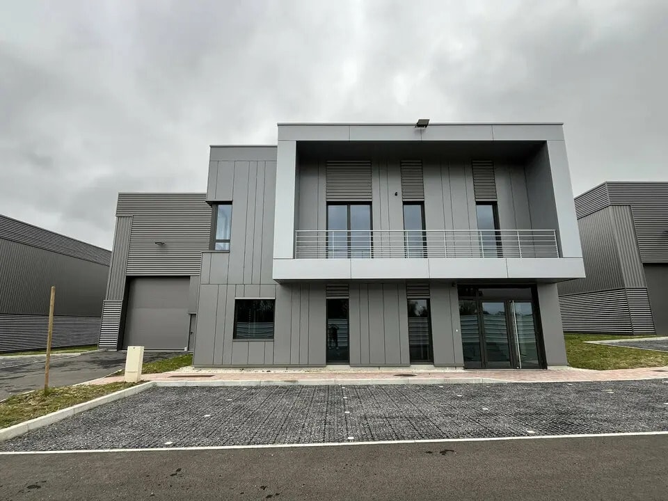 Vente Local d'activités 696 m² - Photo 1