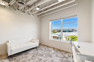 820 W 41st St, Miami Beach, FL for rent Interior Photo- Image 1 of 3