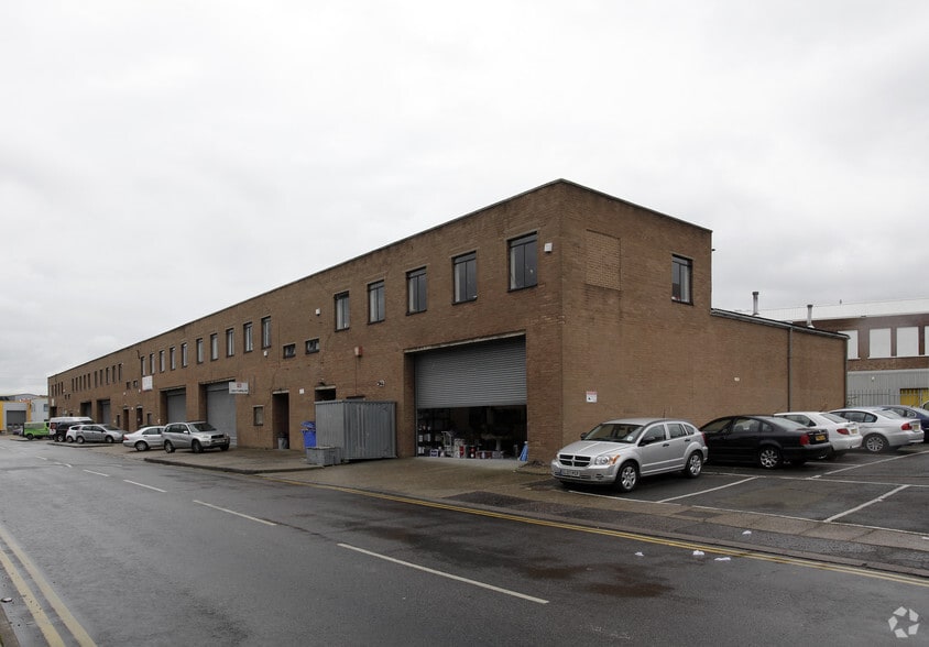 Westfield St, London to rent - Building Photo - Image 3 of 6