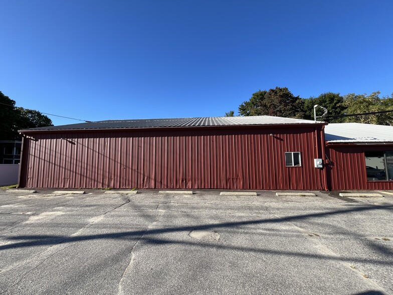 911 Lisbon St, Lewiston, ME for rent - Building Photo - Image 2 of 8