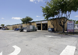 7200-7206 NW 25th St, Miami, FL for rent Building Photo- Image 2 of 10