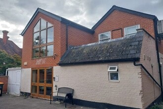 61B High St, Ascot to rent Building Photo- Image 2 of 13