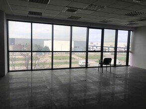 Office in San Fernando de Henares, Madrid to rent Interior Photo- Image 1 of 10