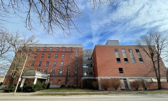 More details for 239 S Cherry St, Galesburg, IL - Health Care for Auction