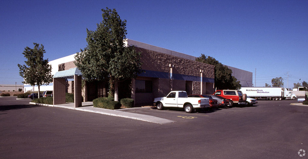 6838 W Frye Rd, Chandler, AZ for rent - Building Photo - Image 1 of 8