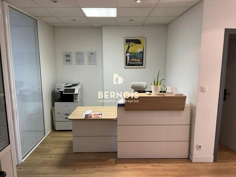 Office in Toulon to rent - Interior Photo - Image 3 of 4