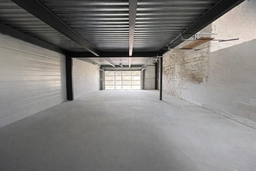 Light Industrial in La Crau to rent - Building Photo - Image 3 of 15