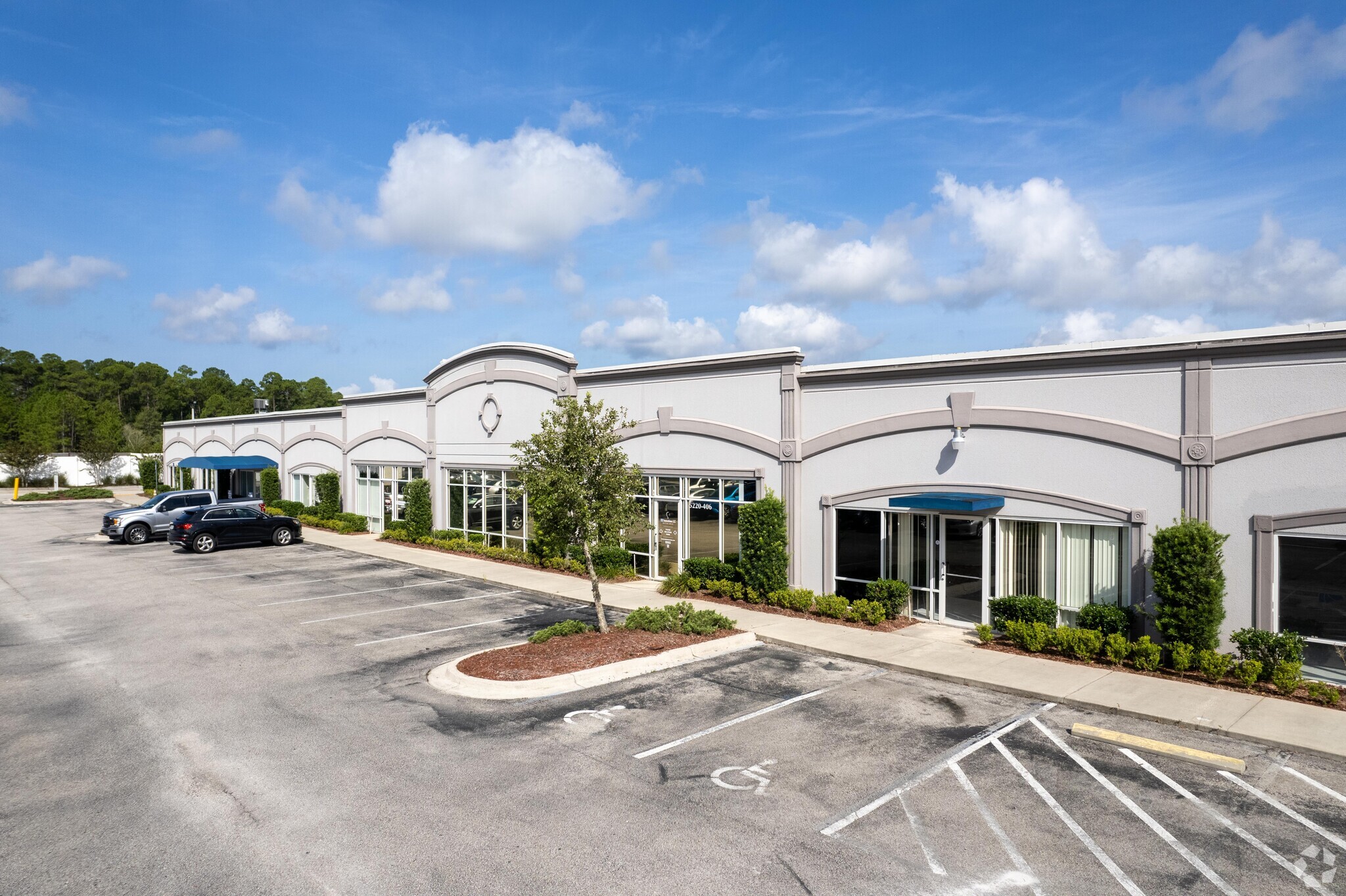 5220 Shad Rd, Jacksonville, FL for rent Building Photo- Image 1 of 6