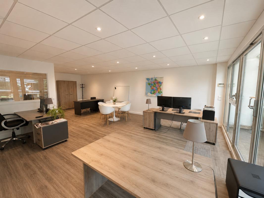 Boulevard Vital Bouhot, Neuilly-sur-Seine to rent Interior Photo- Image 1 of 6
