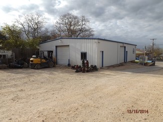 More details for 918 3rd St, Floresville, TX - Industrial for Rent