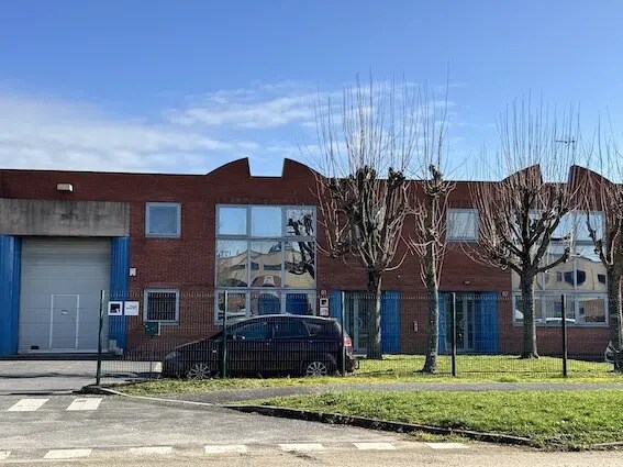 Light Industrial in Moissy-Cramayel for sale Building Photo- Image 1 of 4