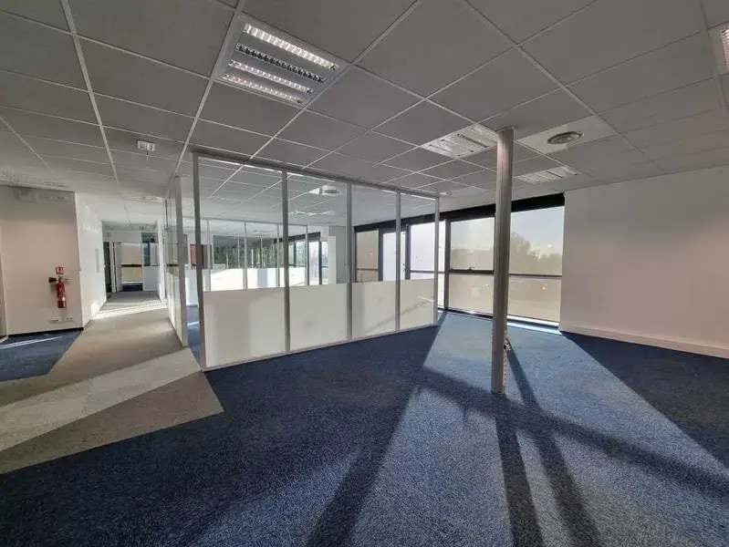 Location Bureaux 172 m² à 546 m² - Photo 1