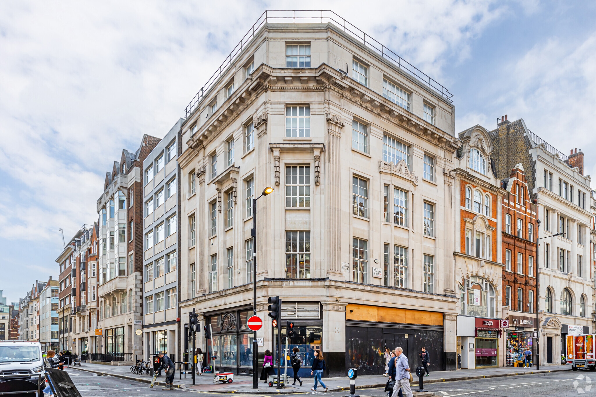 57 Margaret St, London to rent Primary Photo- Image 1 of 10